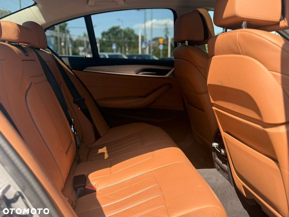 BMW Seria 5 530d xDrive mHEV Luxury Line - 16