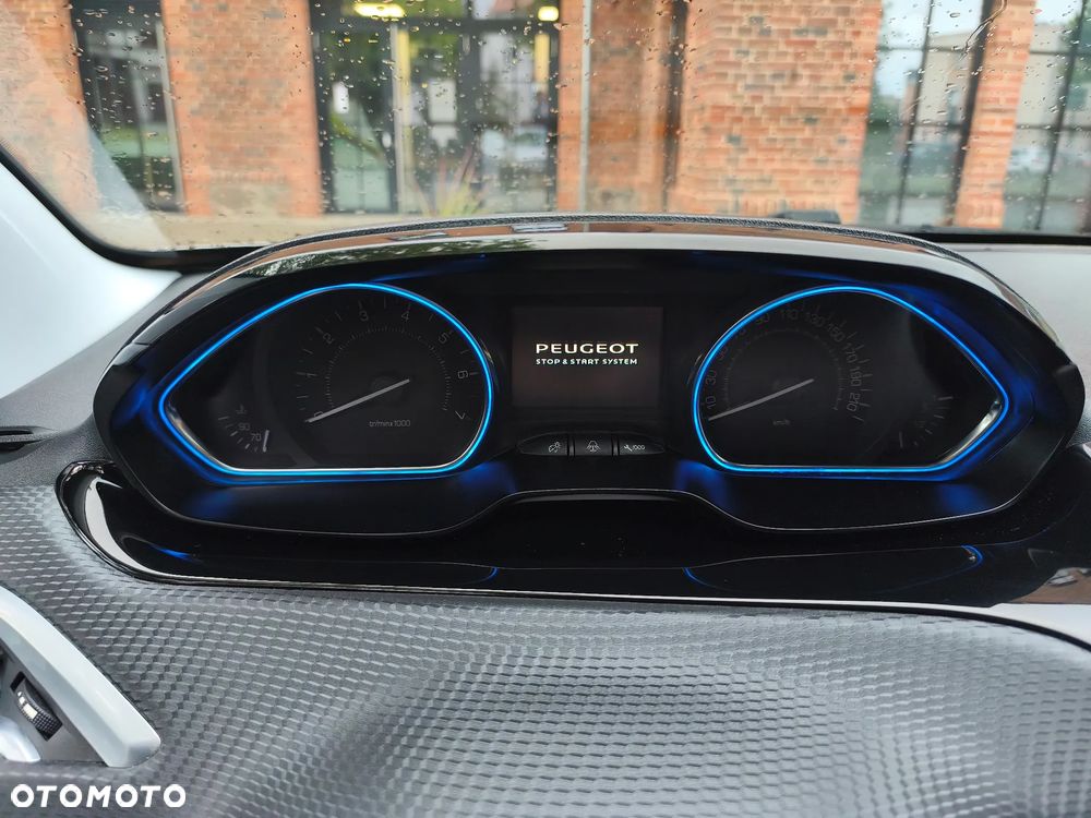 Peugeot 2008 PureTech 130 GPF Stop&Start Allure - 19
