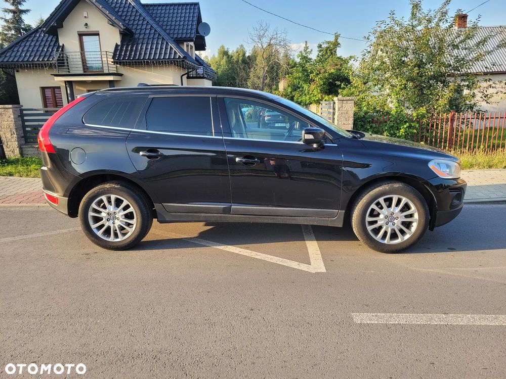 Volvo XC 60 2.4D AWD Momentum - 4