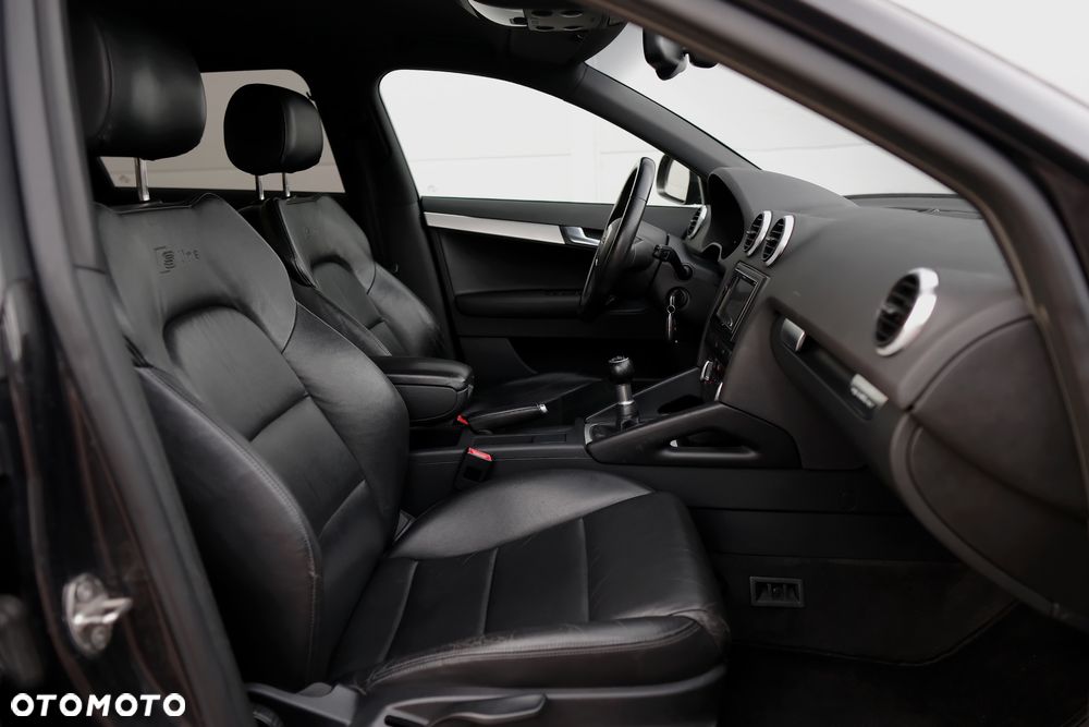 Audi A3 Sportback 2.0 TDI DPF quattro S line Sportpaket (plus) - 34
