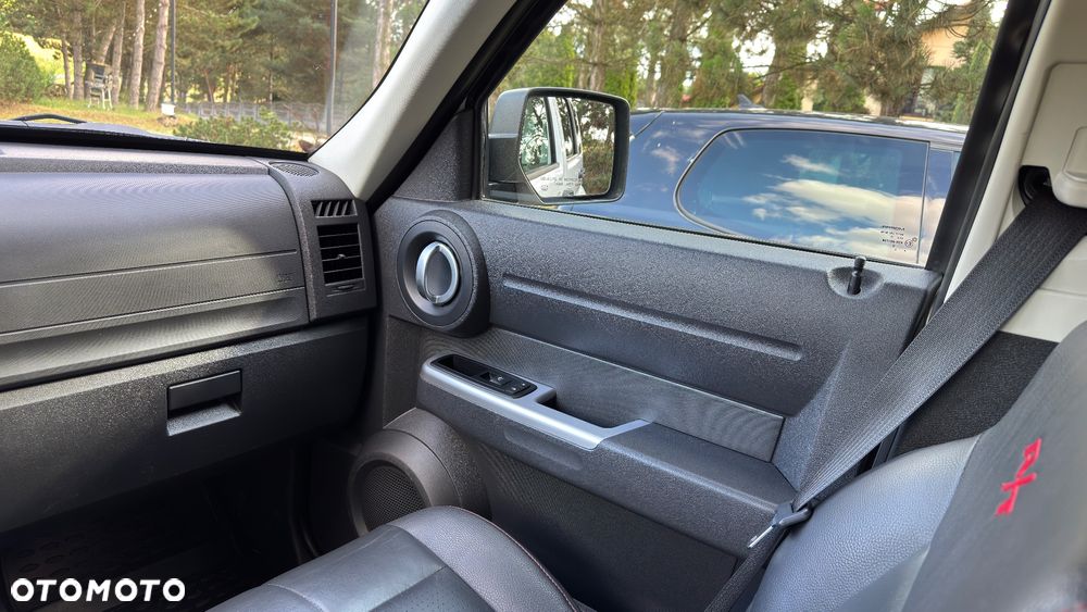Dodge Nitro 4.0 V6 RT - 11