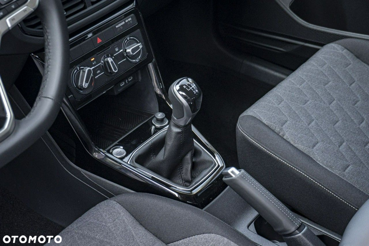 Volkswagen T-Cross - 13