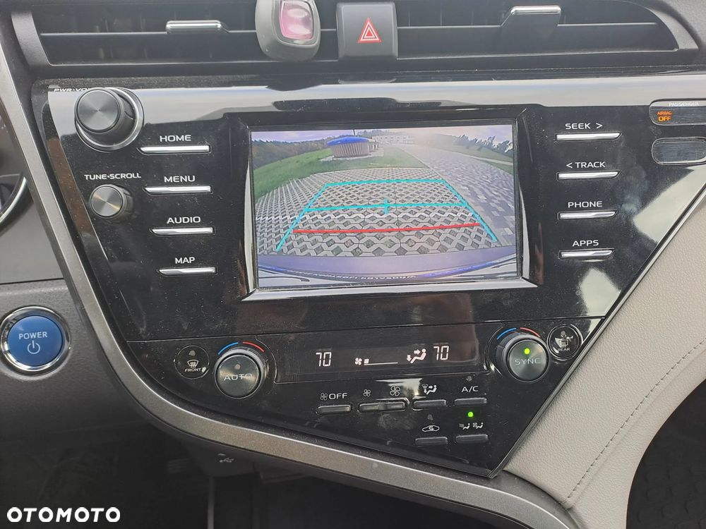 Toyota Camry - 19