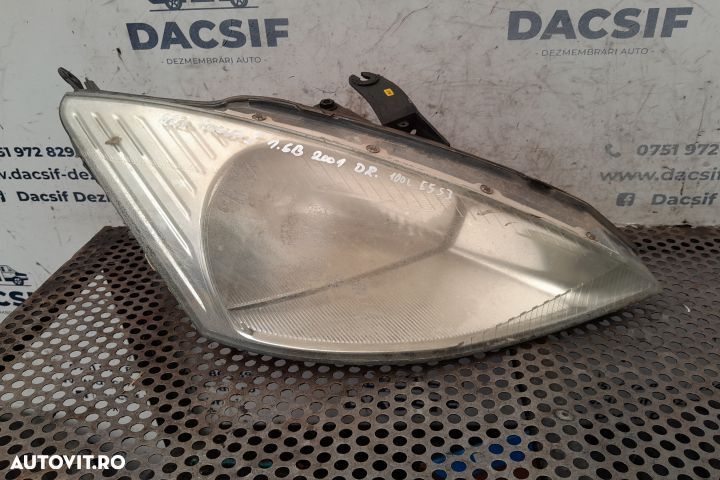 Far dreapta Ford Focus 1  [din 1998 pana  2004] Hatchback 5-usi 1.8 M - 1