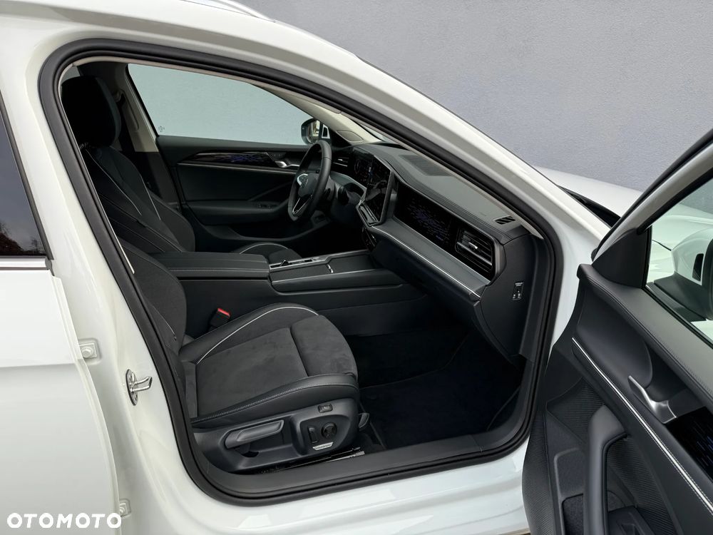 Volkswagen Passat - 12