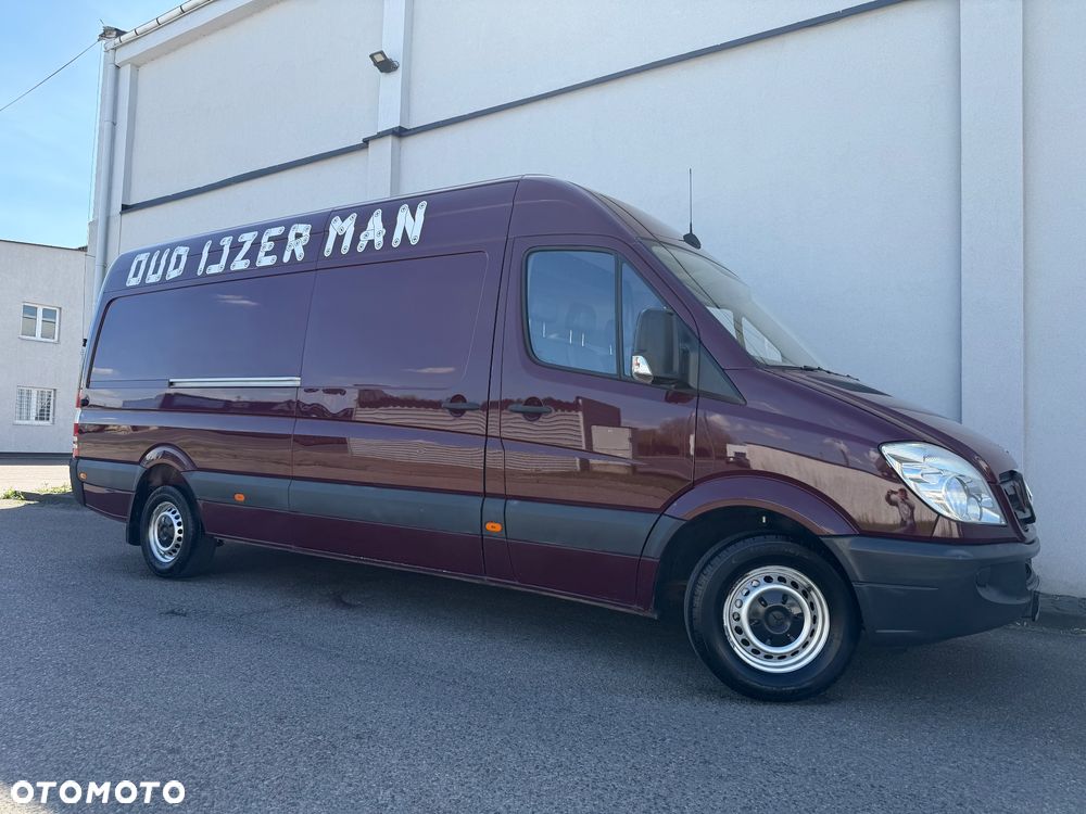 Mercedes-Benz Sprinter 319 - 15