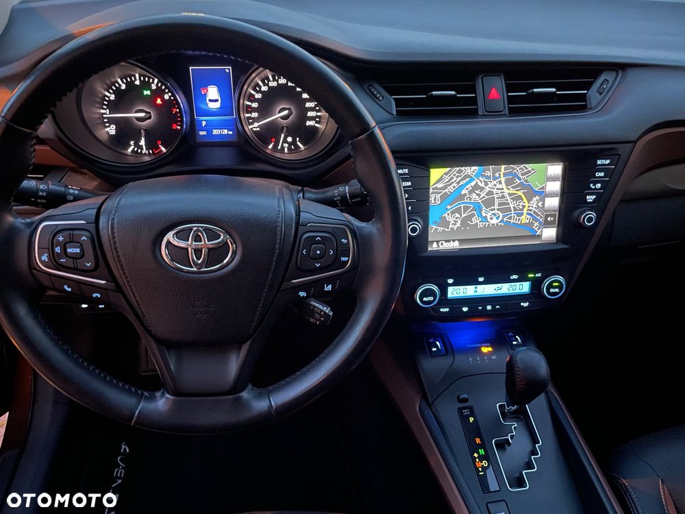 Toyota Avensis 2.0 Premium MS - 8