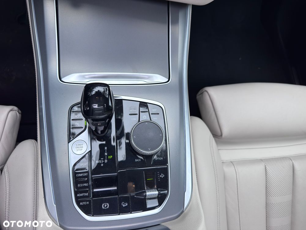 BMW X5 xDrive40i - 28