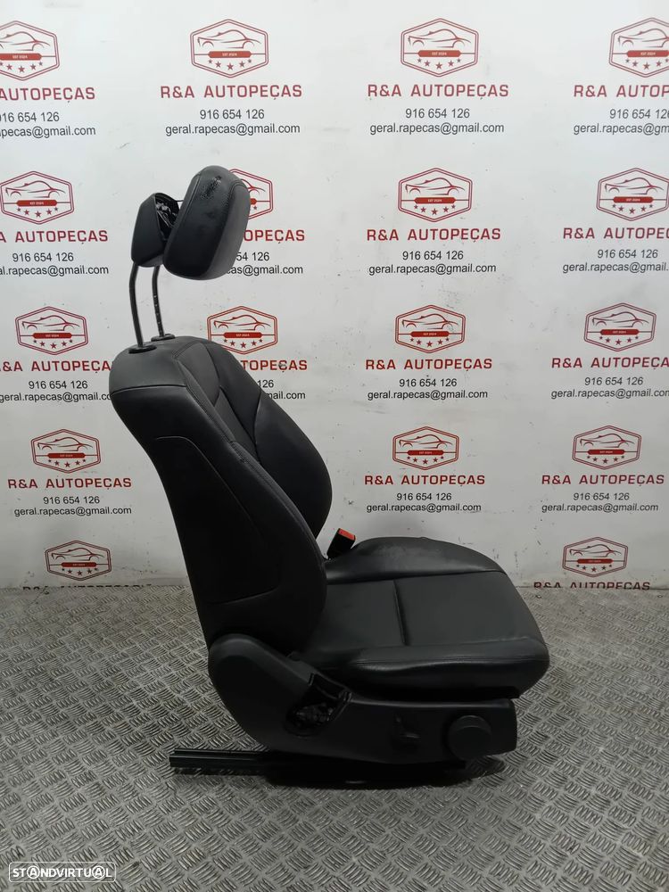 Bancos Frente Frontal Mercedes Class C W204 Imaculados em Pele Original - 9