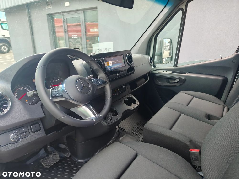 Mercedes-Benz Sprinter - 9