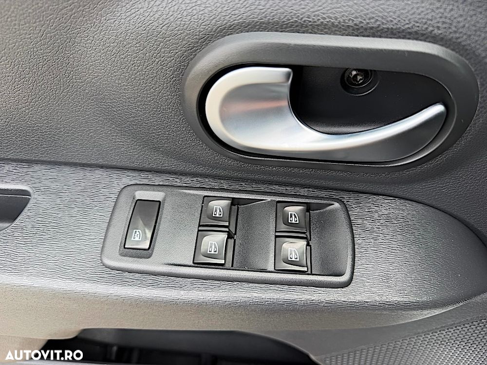 Dacia Lodgy 1.5 Blue dCi Laureate - 18
