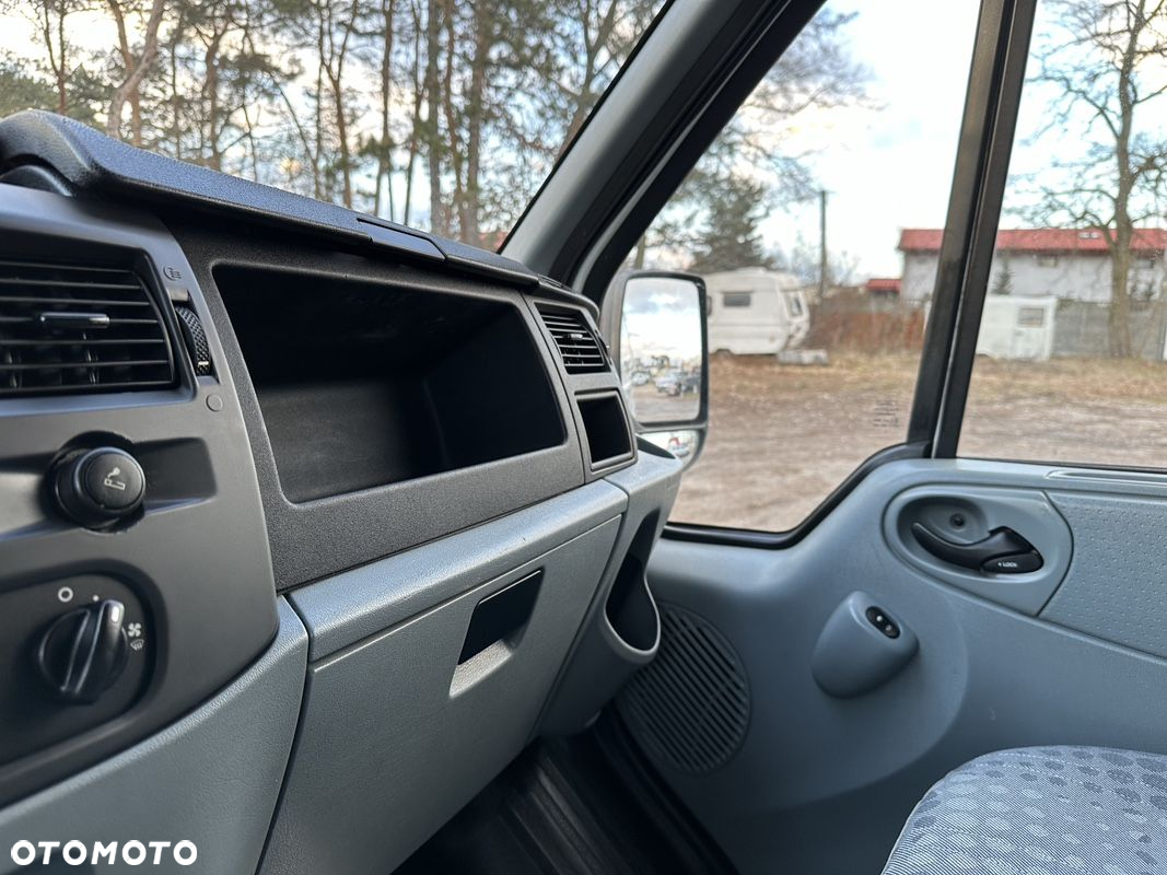 Ford Transit Tourneo - 22