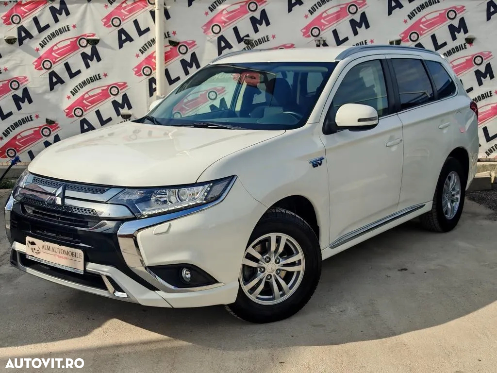 Mitsubishi Outlander 2.4 4WD Plug-In Hybrid Plus - 4