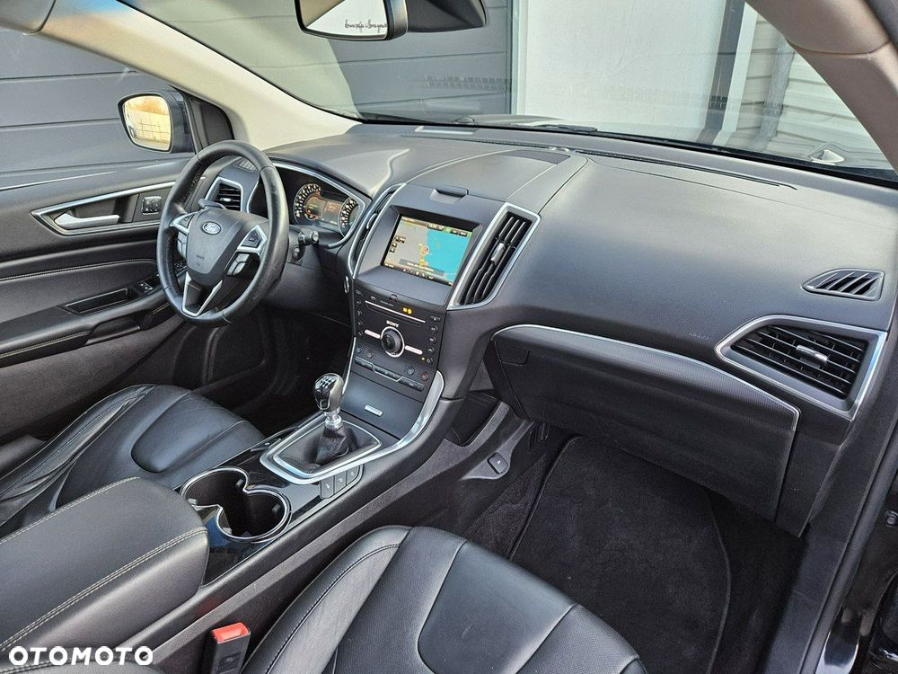 Ford Edge 2.0 TDCi 4x4 Titanium - 27
