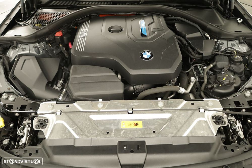 BMW 330 e Touring Pack M Auto - 28
