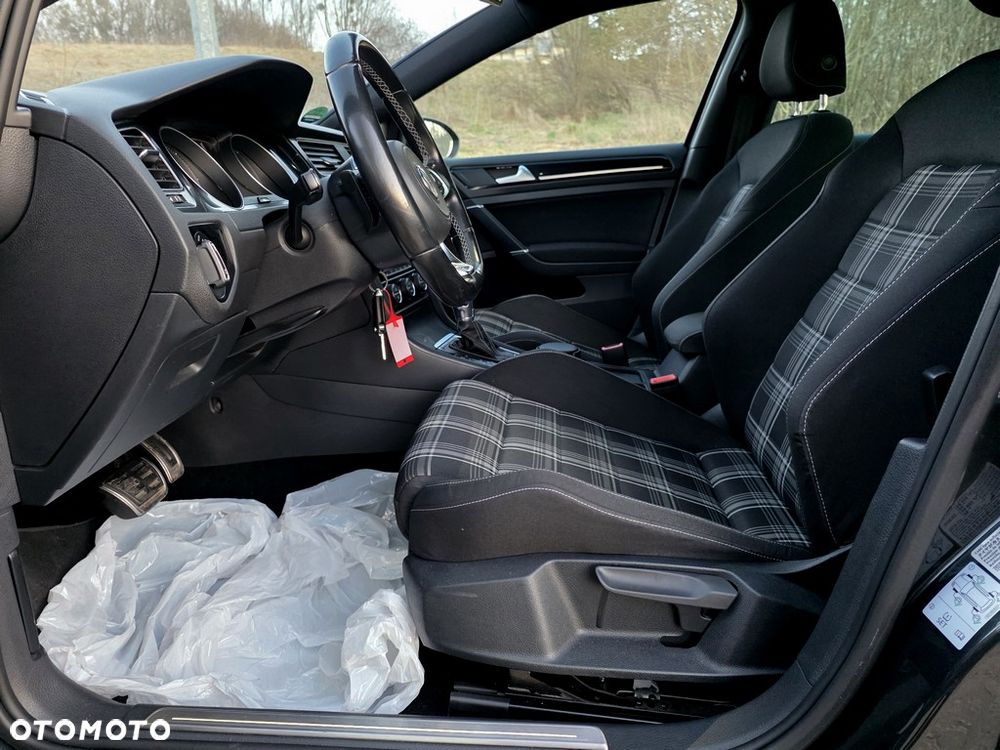 Volkswagen Golf - 19