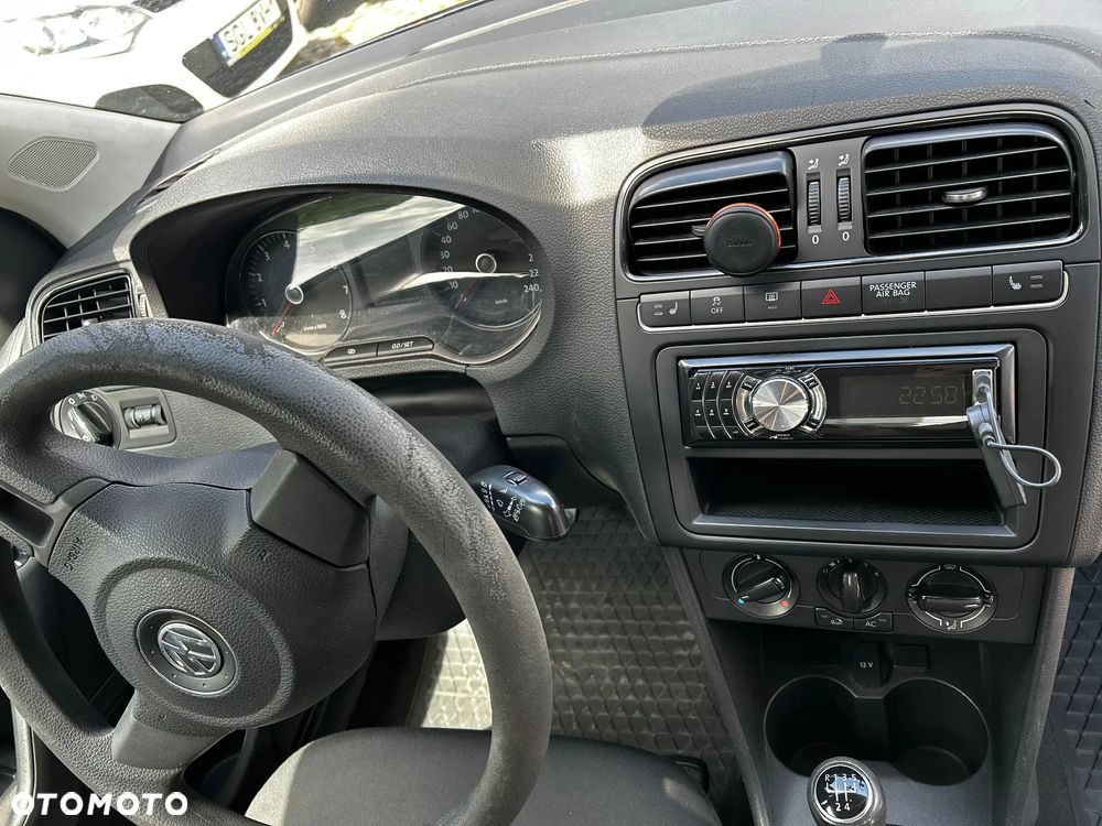 Volkswagen Polo 1.4 FSI Trendline - 12