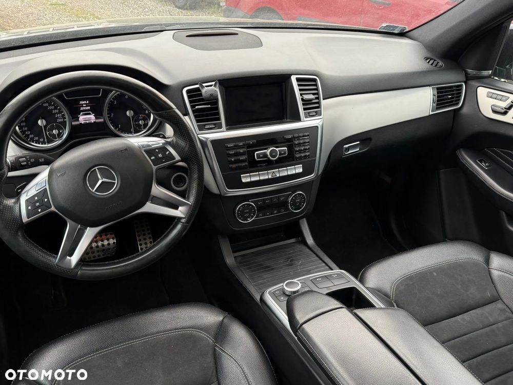 Mercedes-Benz ML 350 BlueTEC 4-Matic - 10