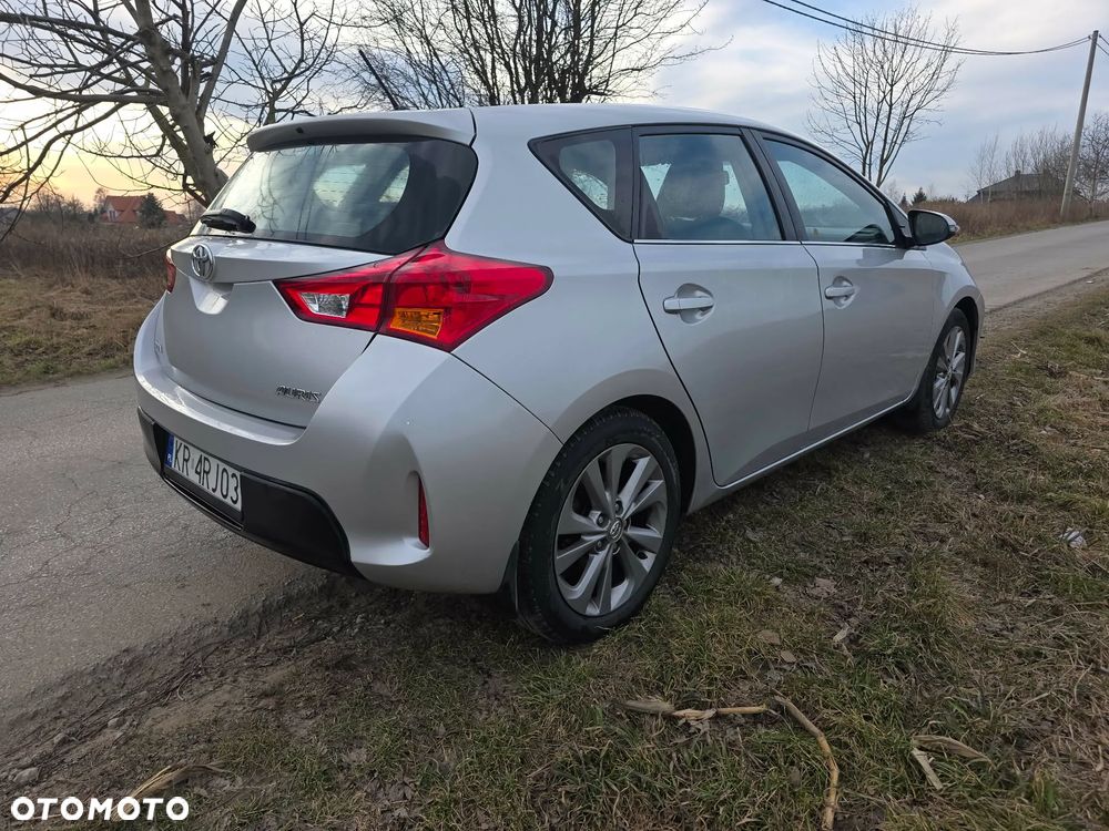Toyota Auris 1.6 Premium Comfort MS - 3