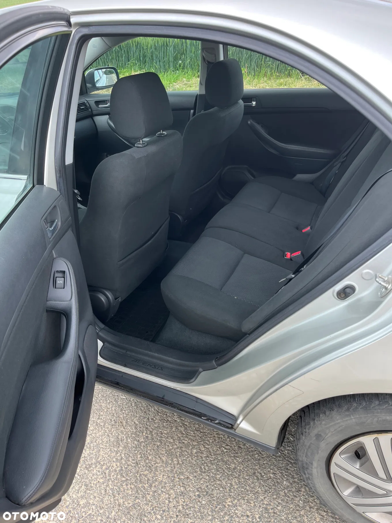 Toyota Avensis 1.8 VVT-i - 11
