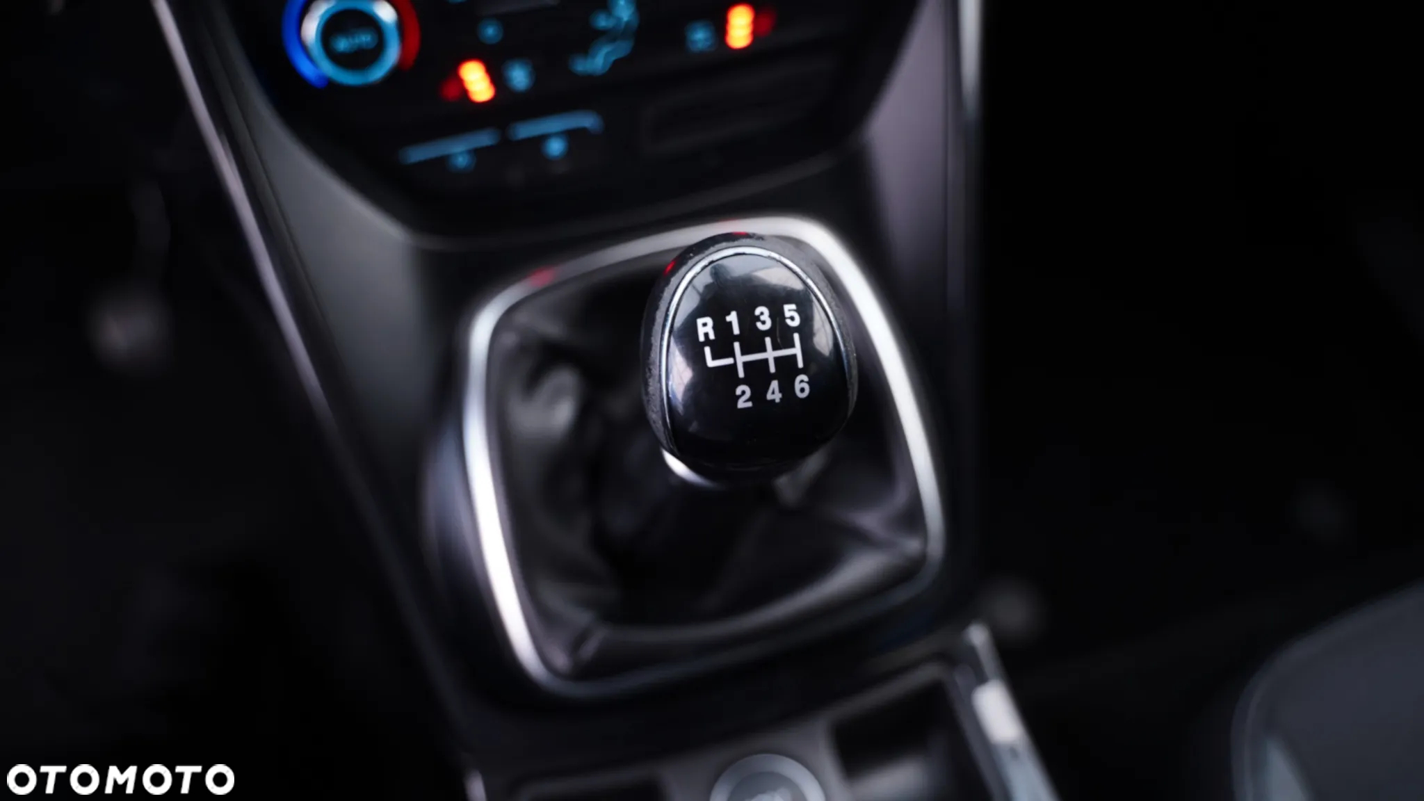 Ford Kuga - 24