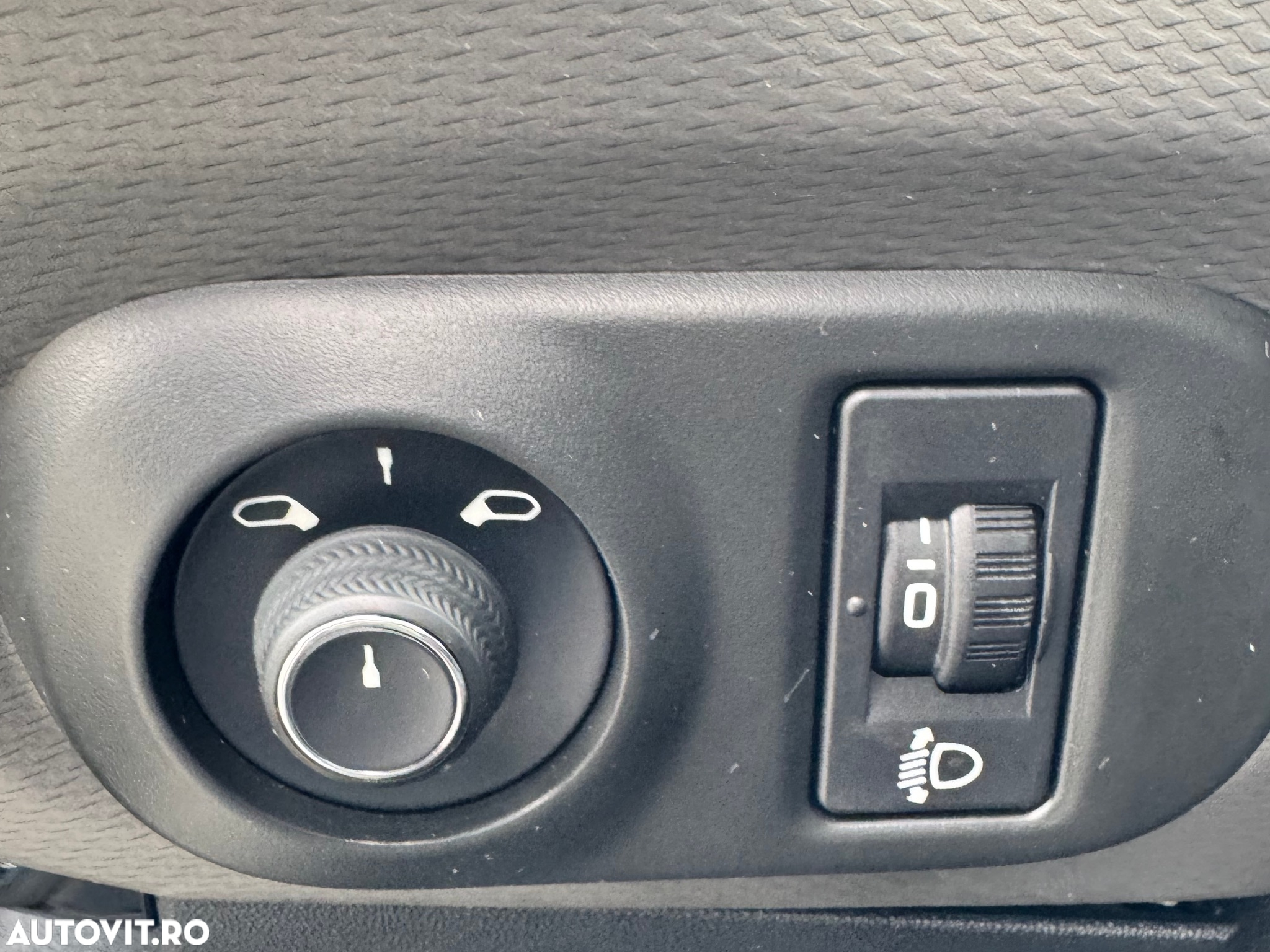 Citroën C4 Cactus 1.2 PureTech S&S BVM6 Shine - 17