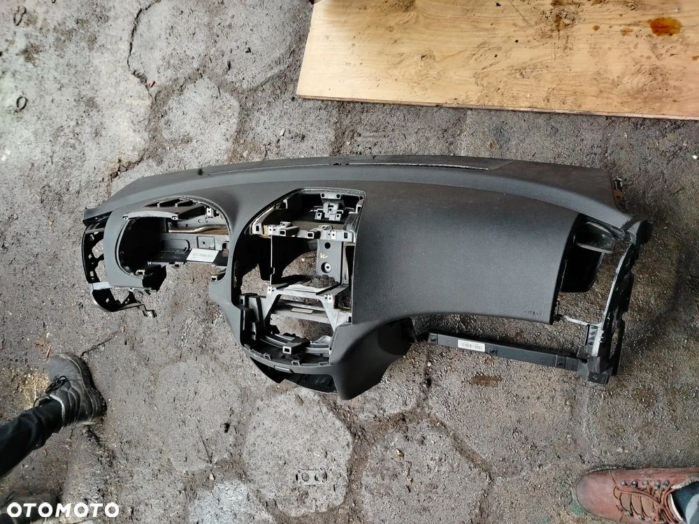 hyundai i30 kombi 2009r KONSOLA DESKA ROZDZIELCZA - 1