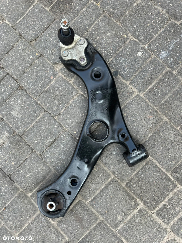 Toyota CH-R CHR II 23-> Wahacz lewy przód dolny