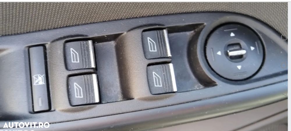 Ford Focus 1.6 TDCI DPF Titanium - 8