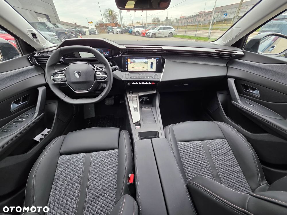 Peugeot 308 1.2 mHEV Allure S&S e-DCS6 - 11