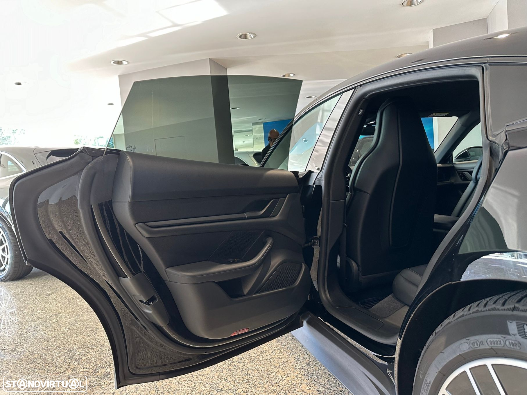 Porsche Taycan bateria Performance Plus - 31