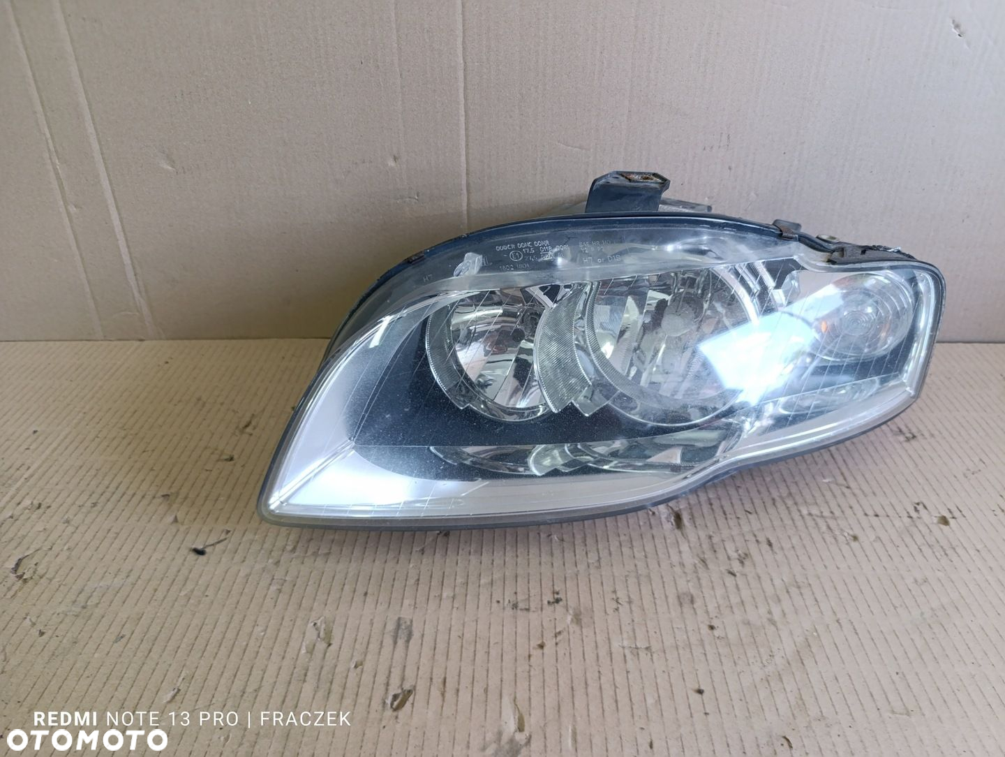 REFLEKTOR PRAWY LAMPA PRAWY LUB LEWY PRZÓD AUDI A4 B7 8E0941004BK - 9