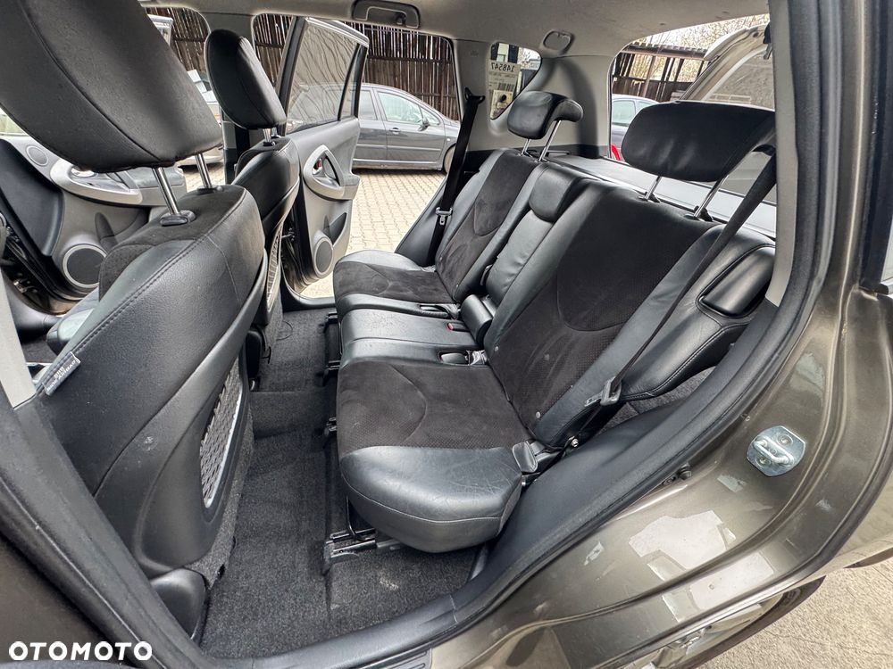 Toyota RAV4 - 13