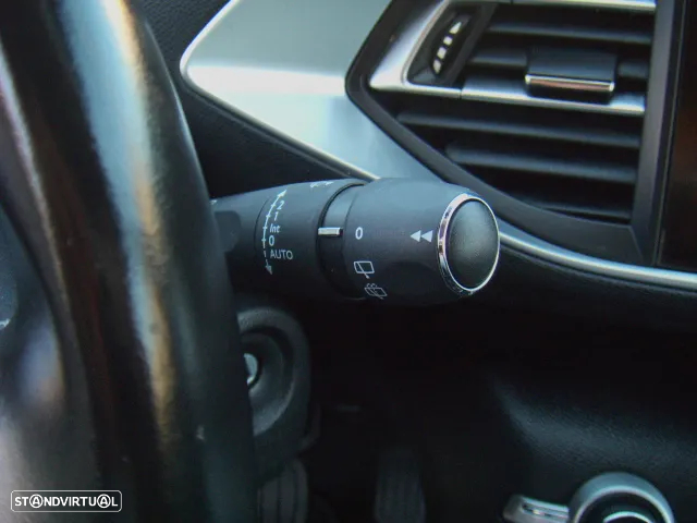 Peugeot 308 SW 1.2 PureTech Allure Pack EAT8 - 22