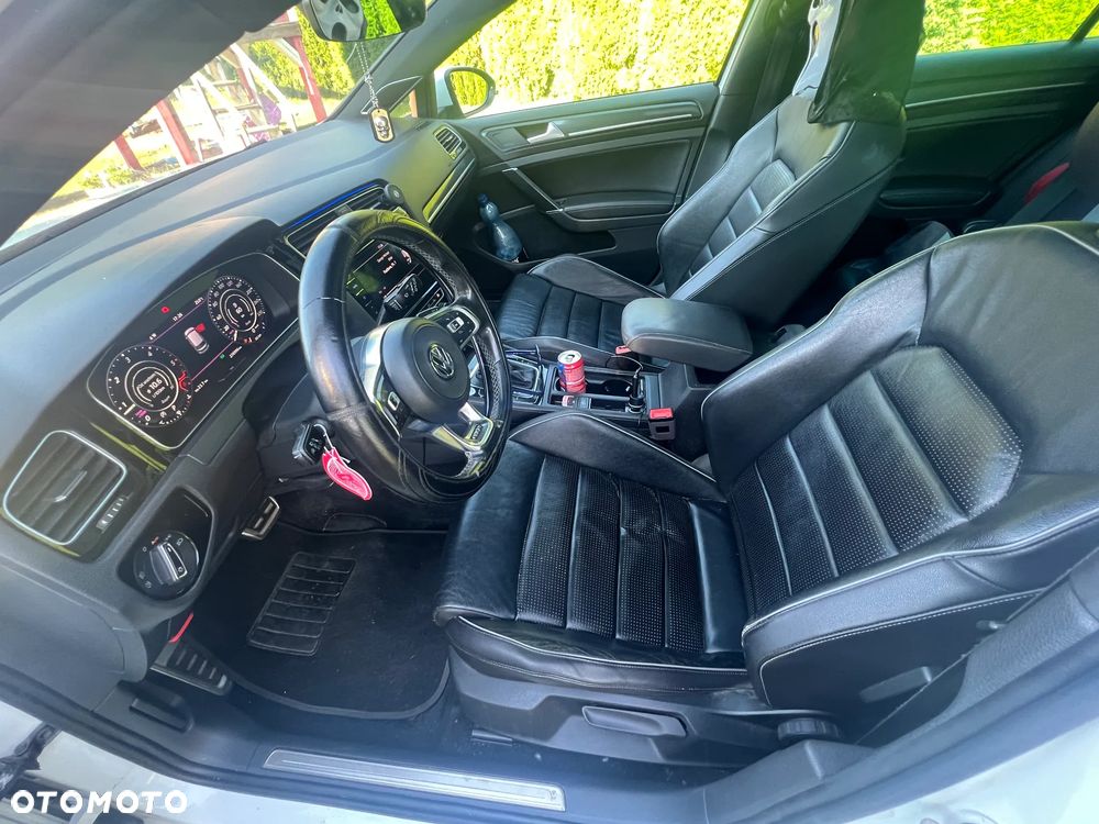 Volkswagen Golf - 10