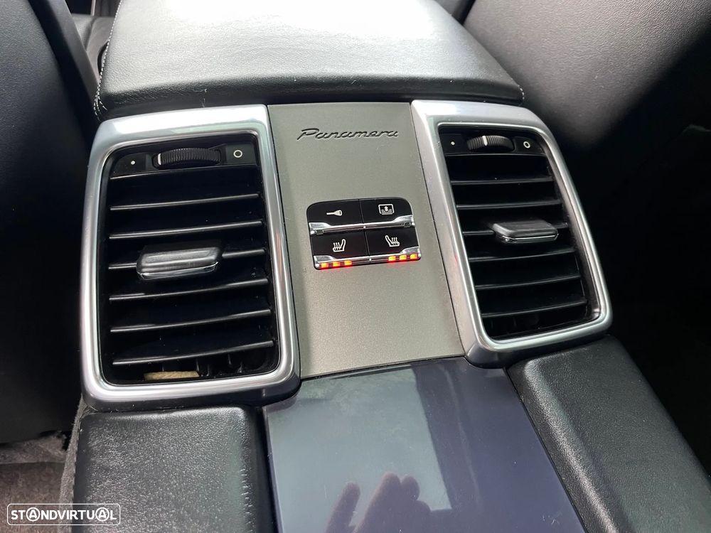 Porsche Panamera 4 S PDK - 35