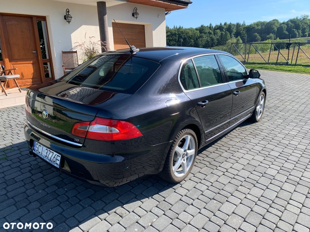 Skoda Superb 2.0 TDI Elegance DSG - 3