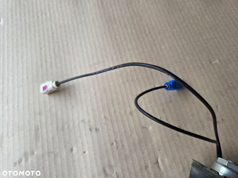 Antena dachowa Citroen C4 II B7 - 6