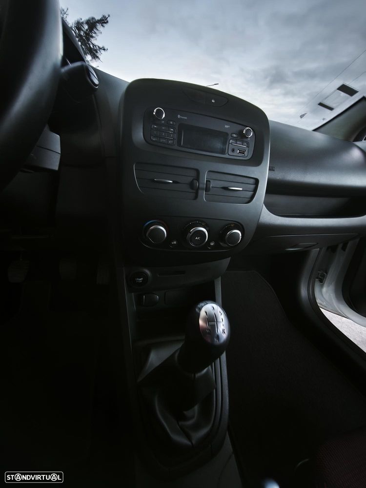 Renault Clio - 10