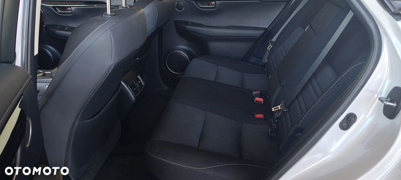 Lexus NX 300h Elegance AWD - 4