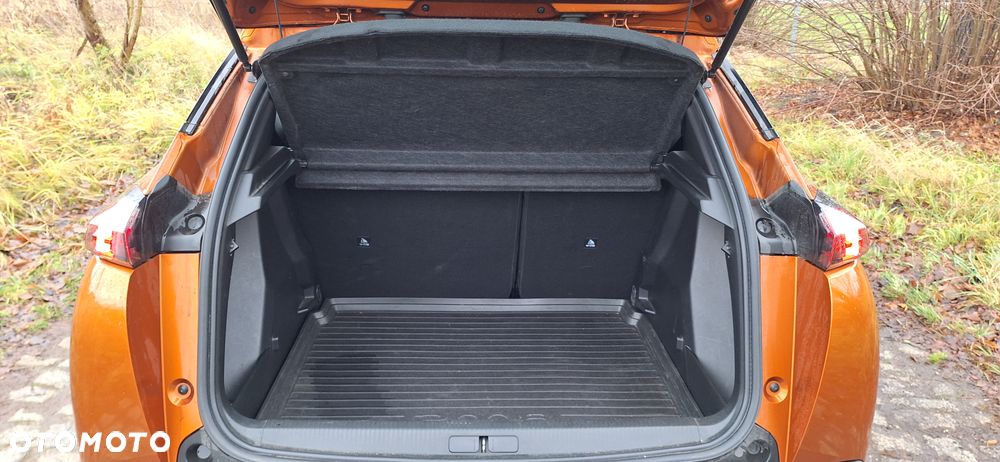 Peugeot 2008 1.5 BlueHDi Allure Pack S&S EAT8 - 10