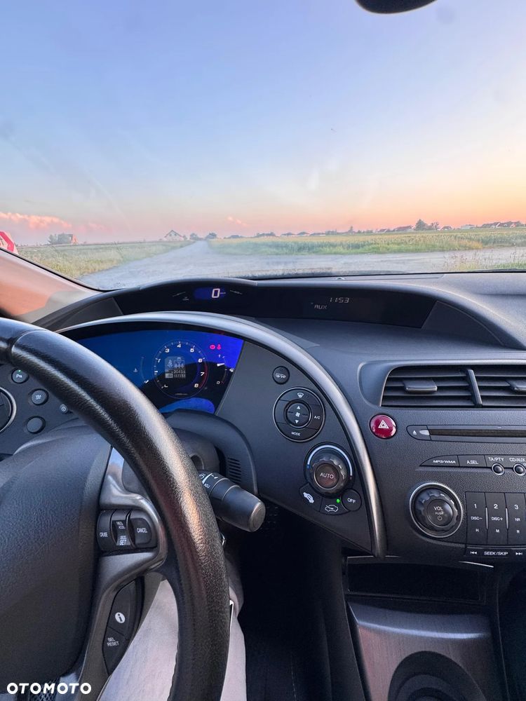 Honda Civic 1.4 i-VTEC Comfort - 19