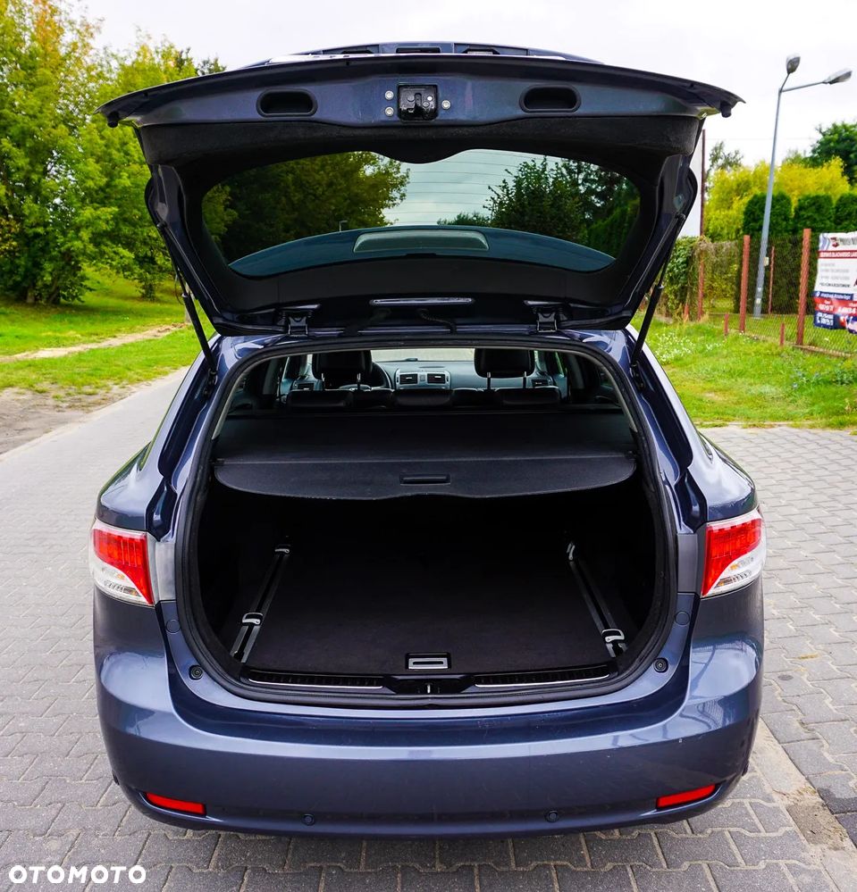 Toyota Avensis 2.0 Executive - 21