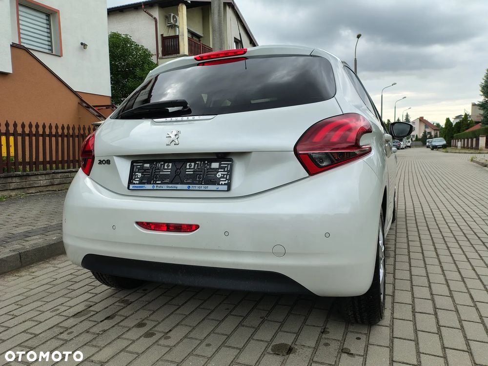 Peugeot 208 - 10