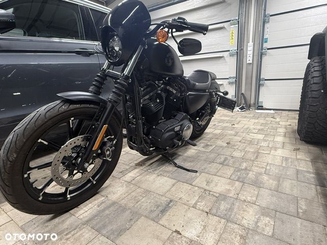 Harley-Davidson Sportster Iron 883 - 2