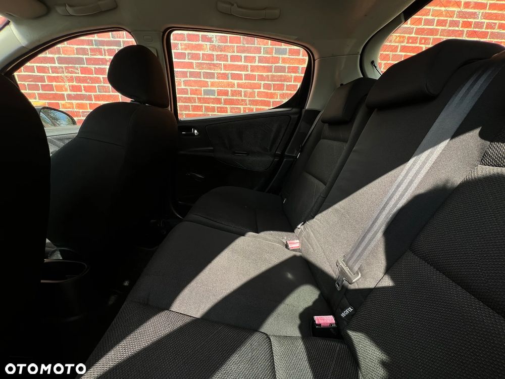 Peugeot 207 - 16