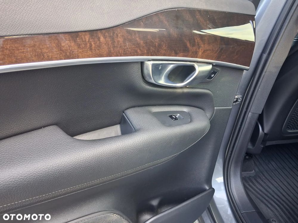 Volvo XC 90 T6 AWD Momentum 7os - 25