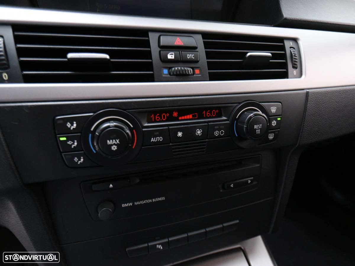 BMW 320 d Touring - 18
