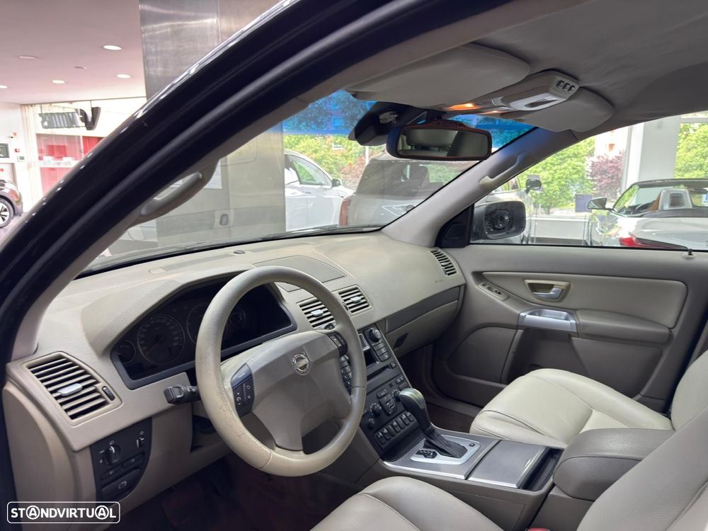 Volvo XC 90 2.4 D5 7L Nivel 3 Auto. - 12