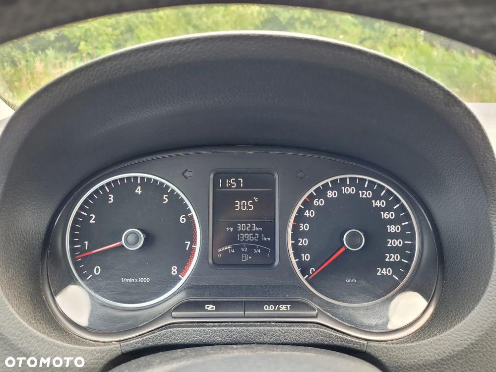Volkswagen Polo 1.4 16V Comfortline - 12